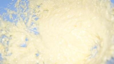 йогуртовый пирог с персиками в сливочной заливке