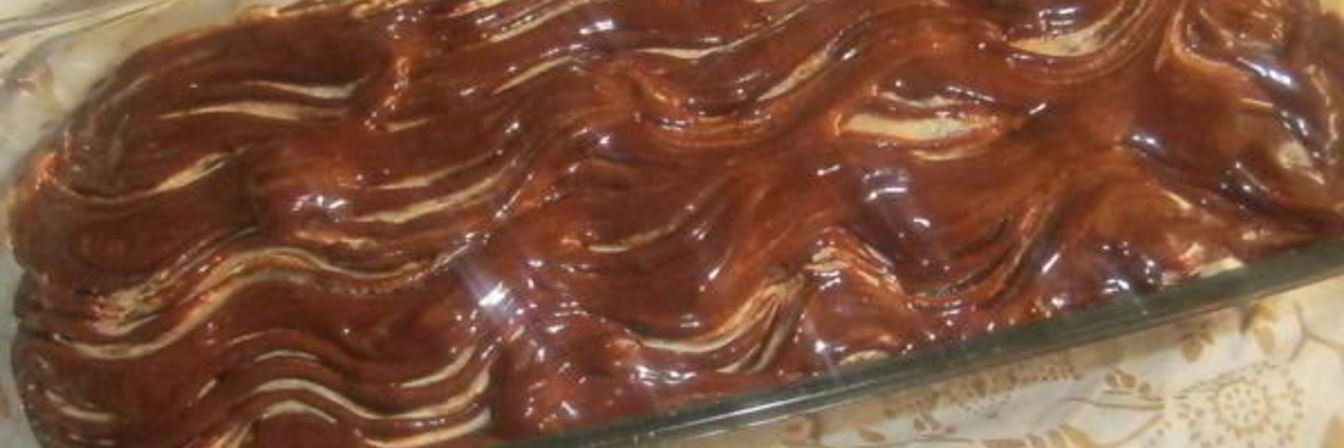 Кокосовый пирог со сливочно-шоколадной глазурью