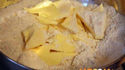 миндальный пирог с клубникой