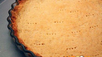 миндальный пирог с клубникой