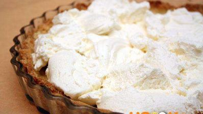 миндальный пирог с клубникой