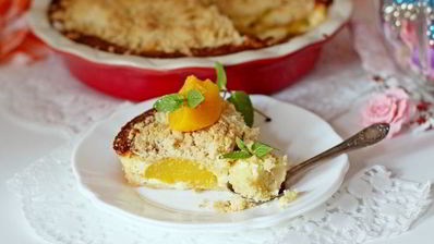 насыпной пирог с персиками