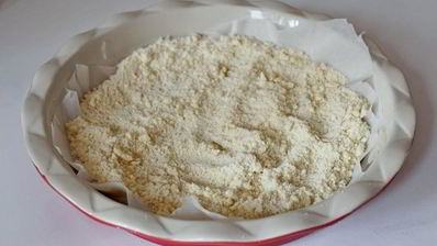 насыпной пирог с персиками