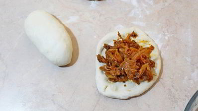 отрывной пирог с тушеной капустой