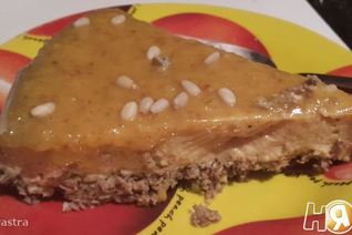 Пирог из хурмы с мандариновой карамелью