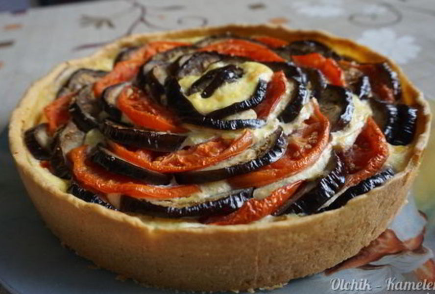 Пирог с баклажанами и творогом