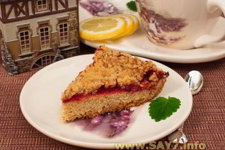 Пирог с брусникой, лимоном и штрейзелем