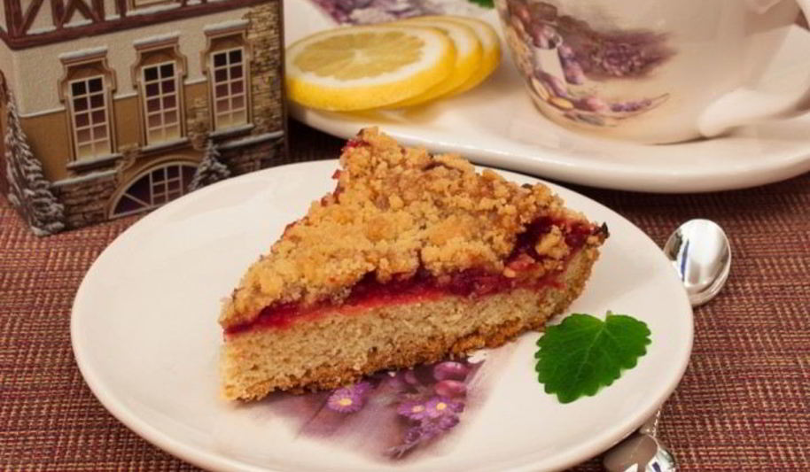 Рецепт пирога с брусникой, лимоном и штрейзелем