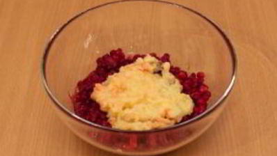 пирог с брусникой, лимоном и штрейзелем