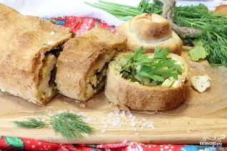 Пирог с брынзой из слоеного теста