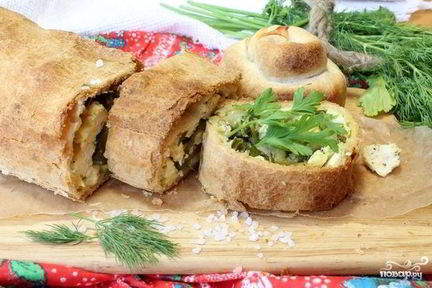 Пирог с брынзой из слоеного теста