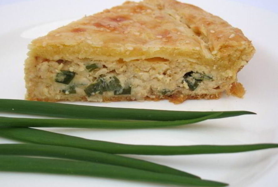 Пирог с луком и плавленными сырками