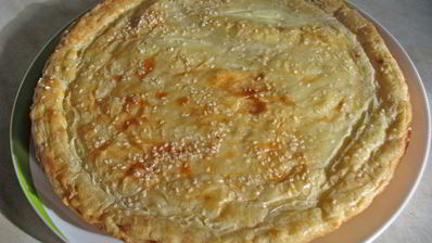 пирог с луком и плавленными сырками