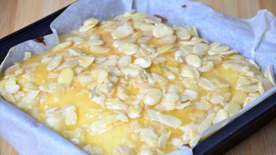 пирог с миндальными лепестками