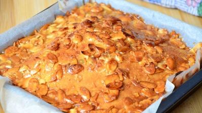 пирог с миндальными лепестками