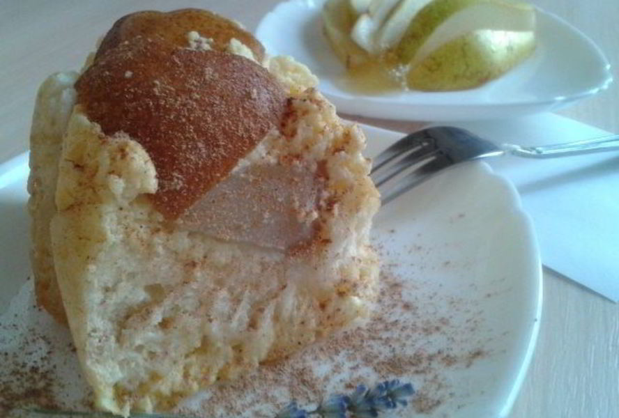 Пирог творожный с ванильной грушей