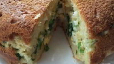 пышный заливной пирог с яйцом и луком