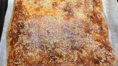 слоеный пирог с яйцом и зеленым луком