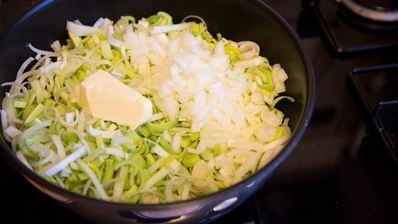 сырный пирог с красной рыбой