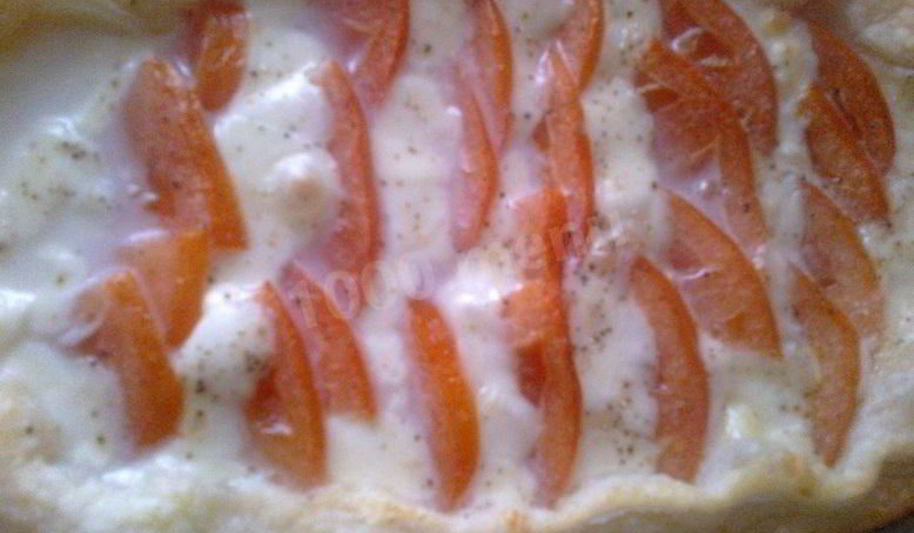 Рецепт сырного пирога с моцареллой и помидорами