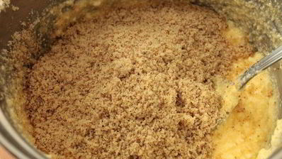 творожно-ореховый пирог со сливами