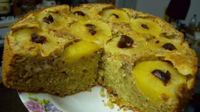 яблочный пирог с миндалем и финиками со злаковыми хлопьями