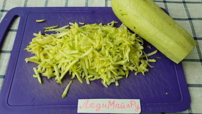 заливной пирог с кабачками и кукурузой