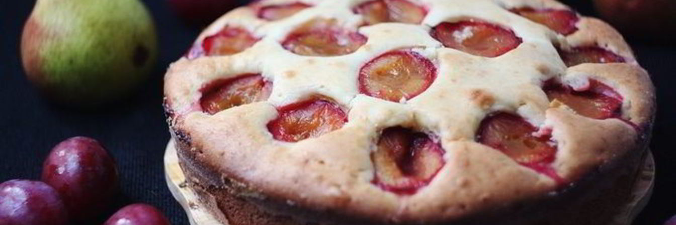 Заливной пирог со сливами