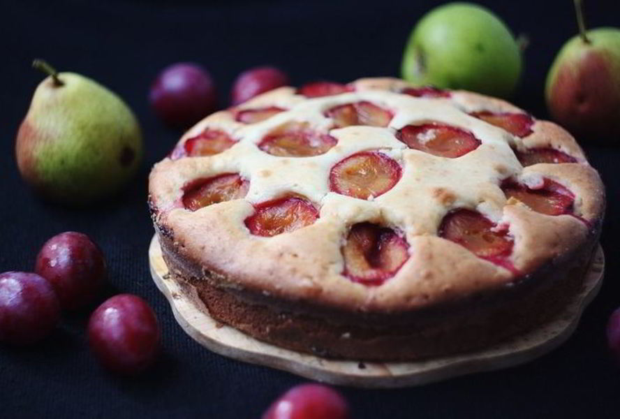 Заливной пирог со сливами