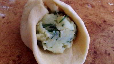 бездрожжевые пирожки с картошкой и зеленью на кефире