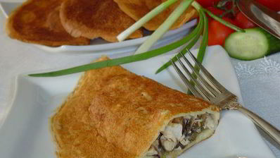 блинчатые пирожки с начинкой из курятины и грибов