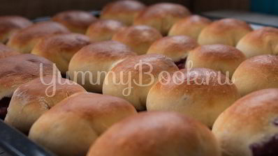 быстрые дрожжевые пирожки с вишней