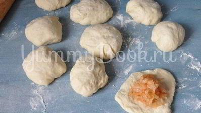 дрожжевые пирожки с капустой