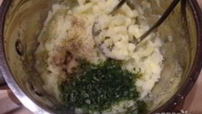 дрожжевые пирожки с картофельной начинкой