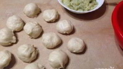 дрожжевые пирожки с картофельной начинкой