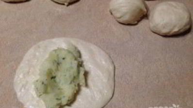 дрожжевые пирожки с картофельной начинкой