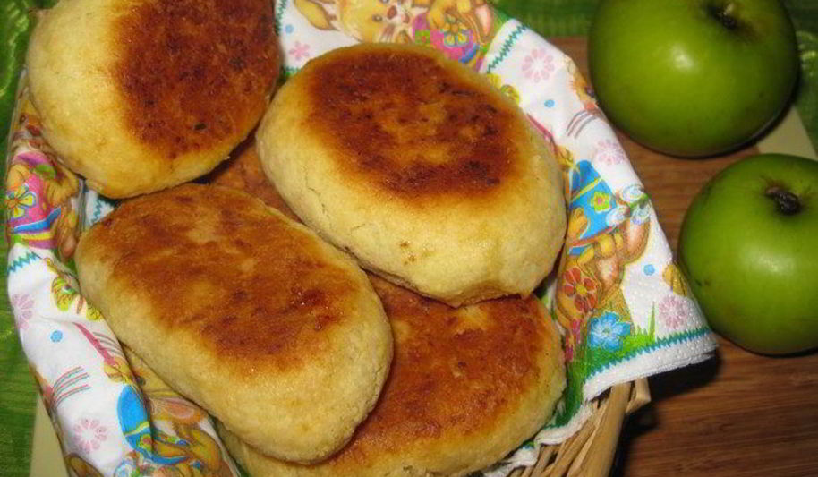 Рецепт картофельных пирожков с яблоками