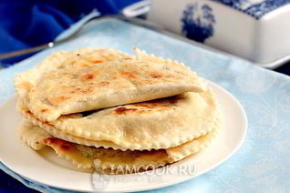 Кутабы с творогом и зеленью