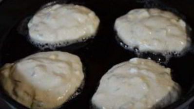 ленивые пирожки с зеленым луком и яйцом