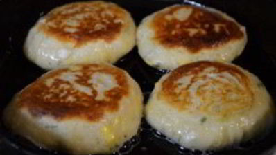 ленивые пирожки с зеленым луком и яйцом