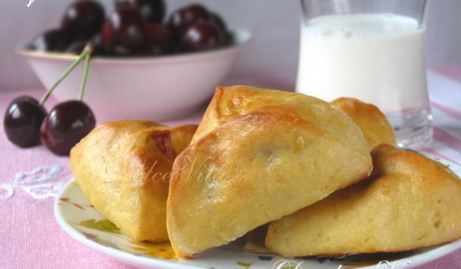 Рецепт мини-пирожков с ягодами