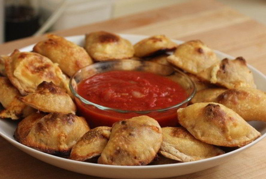 Пирожки из песочного теста с лососем