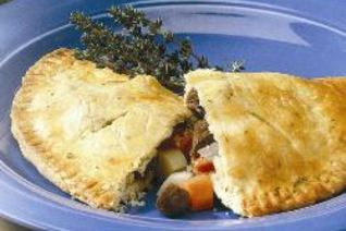 Пирожки из песочного теста с мясом и картофелем