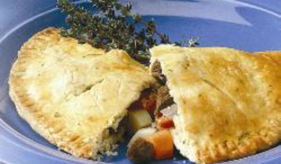 Рецепт пирожков из песочного теста с мясом и картофелем