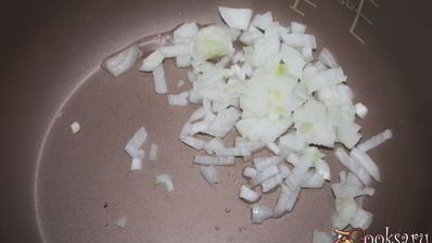 пирожки из цельнозернового теста с картофелем, индюшатиной, маслинами и зеленью