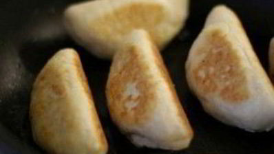 пирожки с фаршем на сковороде