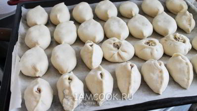 пирожки с капустой и мясом в духовке