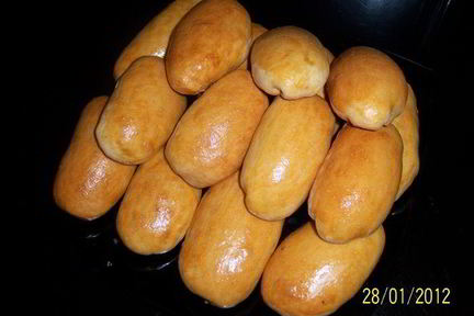 Пирожки с мясом и пирожки с квашеной капустой