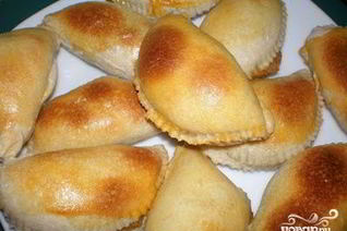 Пирожки с начинкой из консервированных персиков