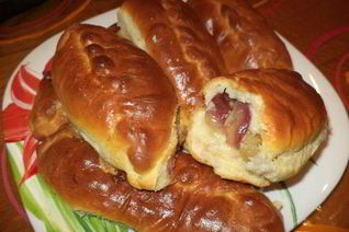 Пирожки с виноградом, и персиками